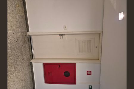 Apartamento à venda com 280m², 5 quartos e 4 vagas Apartamento à venda com 280m², 5 quartos e 4 vagasDepósito