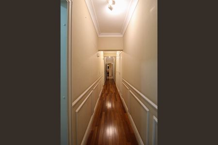 Apartamento à venda com 280m², 5 quartos e 4 vagas Apartamento à venda com 280m², 5 quartos e 4 vagasCorredor