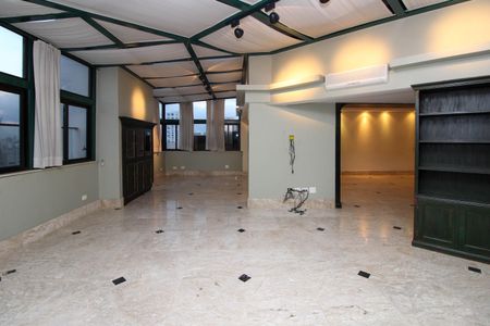 Apartamento à venda com 280m², 5 quartos e 4 vagas Apartamento à venda com 280m², 5 quartos e 4 vagasSala