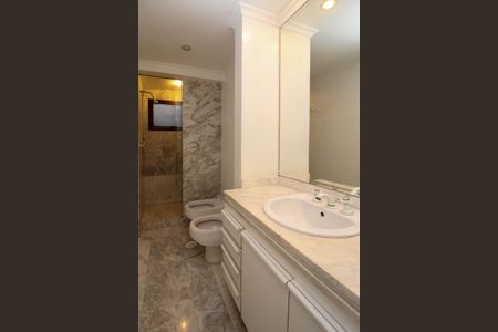 Apartamento à venda com 280m², 5 quartos e 4 vagas Apartamento à venda com 280m², 5 quartos e 4 vagasBanheiro Suíte 1