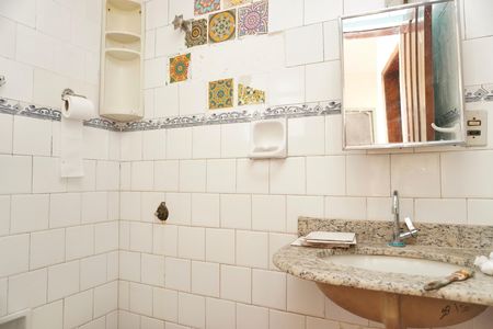 Casa para alugar com 52m², 2 quartos e sem vaga Casa para alugar com 52m², 2 quartos e sem vagaBanheiro