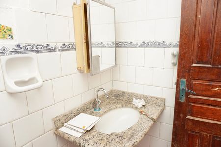 Casa para alugar com 52m², 2 quartos e sem vaga Casa para alugar com 52m², 2 quartos e sem vagaBanheiro