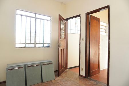 Casa para alugar com 52m², 2 quartos e sem vaga Casa para alugar com 52m², 2 quartos e sem vagaSala