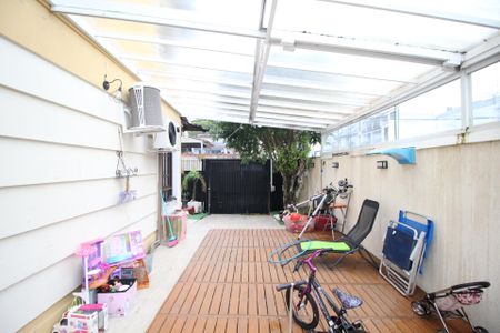 Casa à venda com 170m², 3 quartos e 3 vagasQuintal