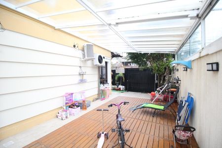 Casa à venda com 170m², 3 quartos e 3 vagasQuintal