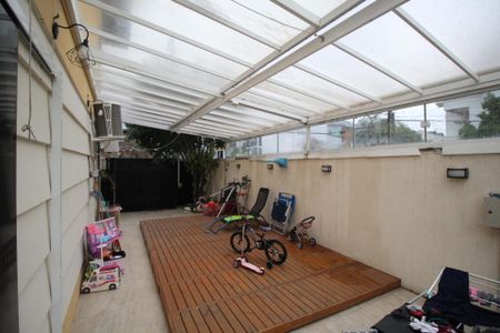 Casa à venda com 170m², 3 quartos e 3 vagasQuintal