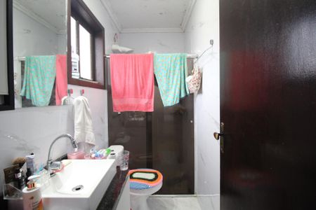Casa à venda com 170m², 3 quartos e 3 vagasBanheiro da Suíte 1