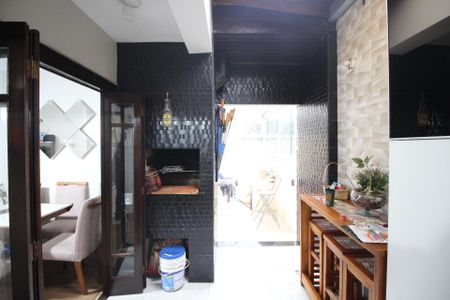 Casa à venda com 170m², 3 quartos e 3 vagasChurrasqueira