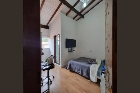 Casa para alugar com 550m², 4 quartos e 5 vagas Casa para alugar com 550m², 4 quartos e 5 vagasQuarto