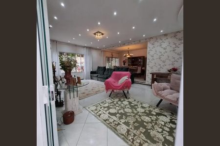 Casa para alugar com 550m², 4 quartos e 5 vagas Casa para alugar com 550m², 4 quartos e 5 vagasSala