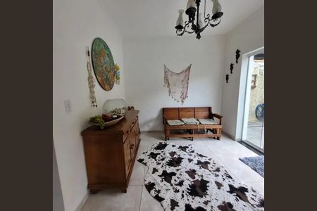 Casa para alugar com 550m², 4 quartos e 5 vagas Casa para alugar com 550m², 4 quartos e 5 vagasSala