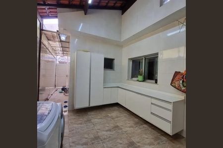 Casa para alugar com 550m², 4 quartos e 5 vagas Casa para alugar com 550m², 4 quartos e 5 vagasÁrea de Serviço