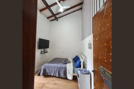 Casa para alugar com 550m², 4 quartos e 5 vagas Casa para alugar com 550m², 4 quartos e 5 vagasQuarto