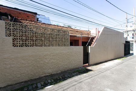 Casa para alugar com 110m², 2 quartos e 1 vaga Casa para alugar com 110m², 2 quartos e 1 vagaFachada Lateral