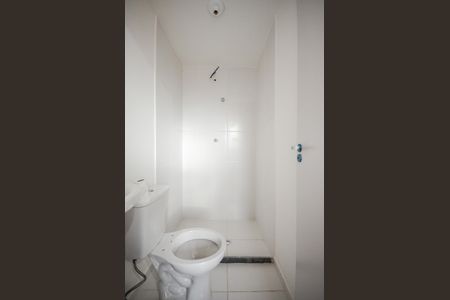 Banheiro de kitnet/studio para alugar com 1 quarto, 17m² em Vila Jaguara, São Paulo