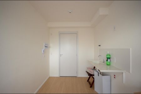 Cozinha de kitnet/studio para alugar com 1 quarto, 17m² em Vila Jaguara, São Paulo