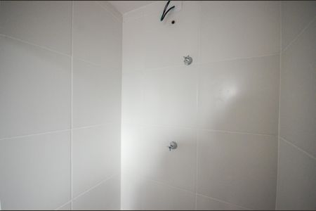Banheiro de kitnet/studio para alugar com 1 quarto, 17m² em Vila Jaguara, São Paulo