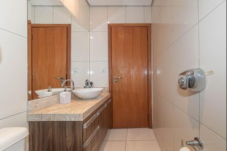 Casa para alugar com 298m², 3 quartos e 4 vagas Casa para alugar com 298m², 3 quartos e 4 vagasBanheiro Social