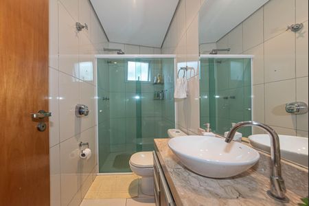 Casa para alugar com 298m², 3 quartos e 4 vagas Casa para alugar com 298m², 3 quartos e 4 vagasBanheiro Social