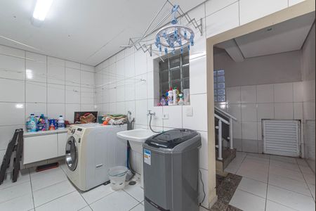 Casa para alugar com 298m², 3 quartos e 4 vagas Casa para alugar com 298m², 3 quartos e 4 vagasLavanderia