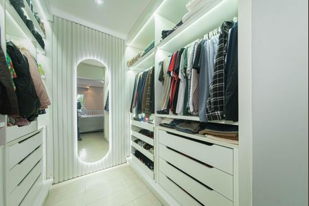 Casa para alugar com 298m², 3 quartos e 4 vagas Casa para alugar com 298m², 3 quartos e 4 vagasSuite - Closet