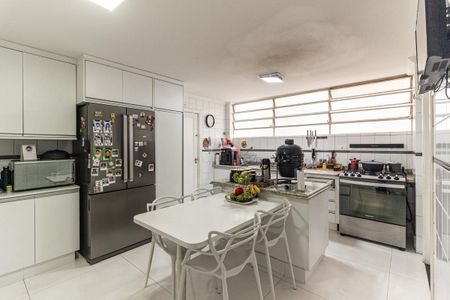 Apartamento para alugar com 158m², 3 quartos e 2 vagas Apartamento para alugar com 158m², 3 quartos e 2 vagasCozinha