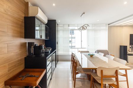 Apartamento para alugar com 158m², 3 quartos e 2 vagas Apartamento para alugar com 158m², 3 quartos e 2 vagasSala