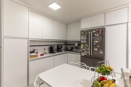 Apartamento para alugar com 158m², 3 quartos e 2 vagas Apartamento para alugar com 158m², 3 quartos e 2 vagasCozinha