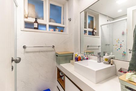 Apartamento para alugar com 158m², 3 quartos e 2 vagas Apartamento para alugar com 158m², 3 quartos e 2 vagasBanheiro 2