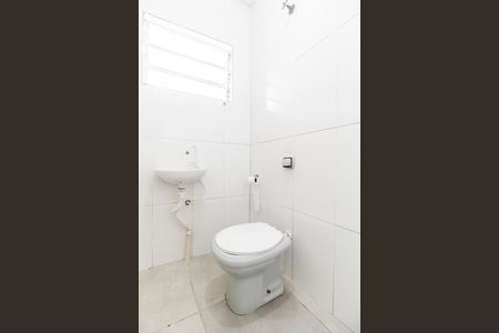 Casa para alugar com 50m², 1 quarto e 1 vaga Casa para alugar com 50m², 1 quarto e 1 vagaBanheiro