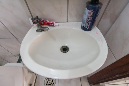 Casa de condomínio à venda com 64m², 2 quartos e 2 vagasLavabo