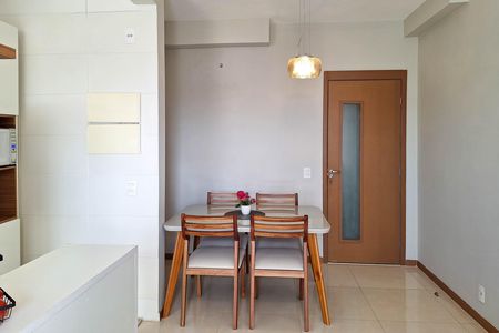 Apartamento à venda com 63m², 2 quartos e 1 vaga Apartamento à venda com 63m², 2 quartos e 1 vagaSala