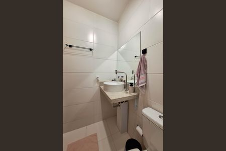 Apartamento à venda com 63m², 2 quartos e 1 vaga Apartamento à venda com 63m², 2 quartos e 1 vagaBanheiro Social
