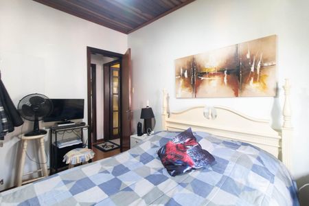 Casa à venda com 4 quartos, 240m² em Vila Nova, Porto Alegre