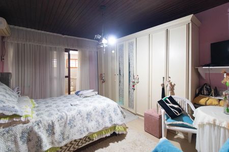 Casa à venda com 4 quartos, 240m² em Vila Nova, Porto Alegre