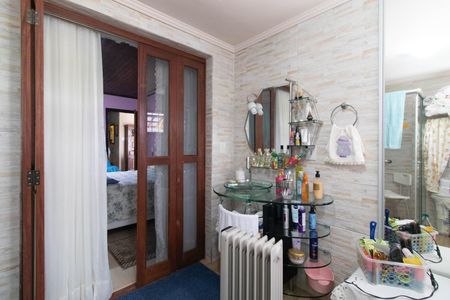 Casa à venda com 240m², 4 quartos e 4 vagas
