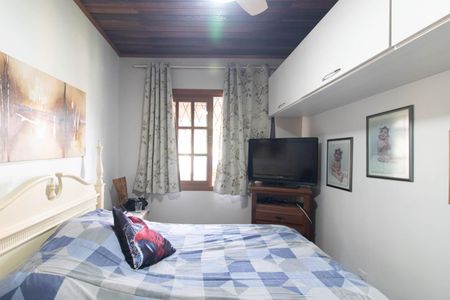 Casa à venda com 240m², 4 quartos e 4 vagas