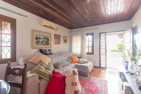Casa à venda com 4 quartos, 240m² em Vila Nova, Porto Alegre