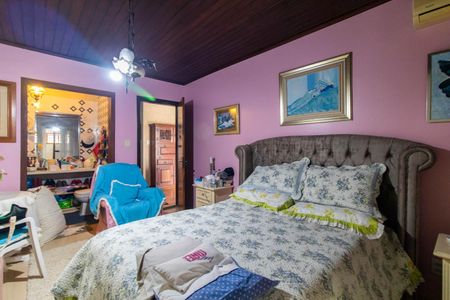 Casa à venda com 4 quartos, 240m² em Vila Nova, Porto Alegre