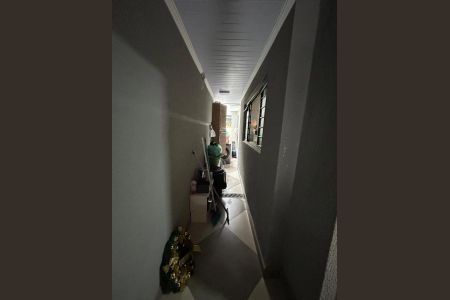 Casa à venda com 100m², 3 quartos e 2 vagas Casa à venda com 100m², 3 quartos e 2 vagasCorredor