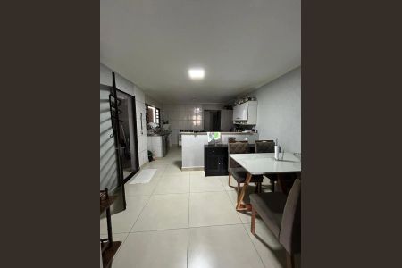 Casa à venda com 100m², 3 quartos e 2 vagas Casa à venda com 100m², 3 quartos e 2 vagasSala de jantar