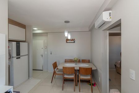 Apartamento à venda com 57m², 2 quartos e 1 vaga Apartamento à venda com 57m², 2 quartos e 1 vagaSala de Estar/Jantar