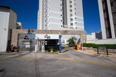 Apartamento para alugar com 72m², 2 quartos e 2 vagas Apartamento para alugar com 72m², 2 quartos e 2 vagasFachada