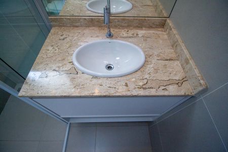 Apartamento para alugar com 72m², 2 quartos e 2 vagas Apartamento para alugar com 72m², 2 quartos e 2 vagasBanheiro