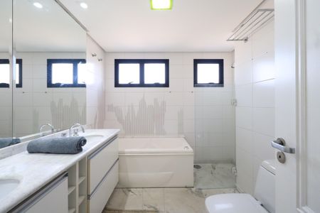 Apartamento à venda com 160m², 3 quartos e 3 vagasBanheiro da Suíte 3