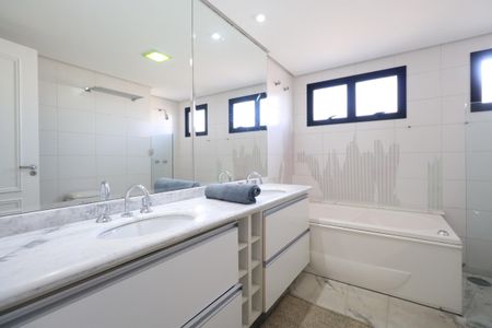 Apartamento à venda com 160m², 3 quartos e 3 vagasBanheiro da Suíte 3