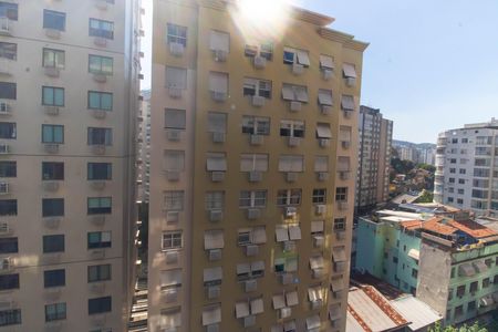 Apartamento para alugar com 100m², 2 quartos e 1 vaga Apartamento para alugar com 100m², 2 quartos e 1 vagaVista da Suíte