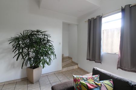 Sala de casa de condomínio à venda com 2 quartos, 65m² em Vila Ré, São Paulo