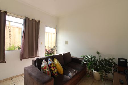 Sala de casa de condomínio à venda com 2 quartos, 65m² em Vila Ré, São Paulo