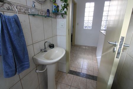Casa de condomínio à venda com 65m², 2 quartos e 1 vagaBanheiro social